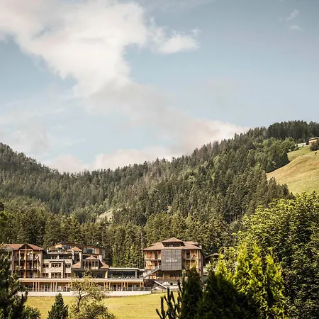 Excelsior Dolomites Life Hotel