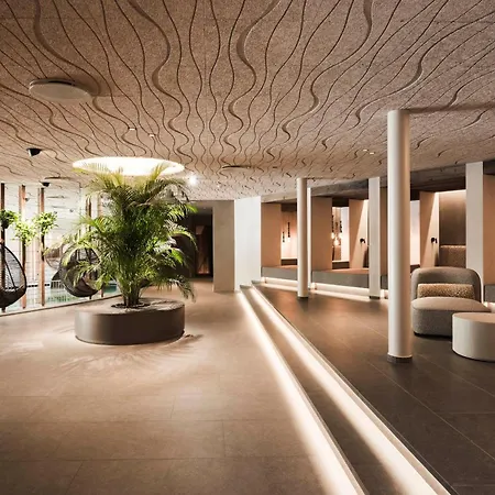 Hotel Excelsior Dolomites Life 4*